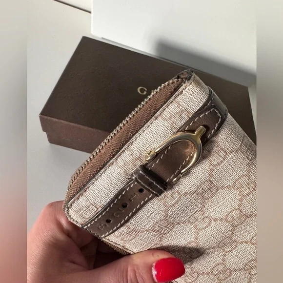 Authentic GUCCI GG Supreme Wallet - Picture 6 of 12